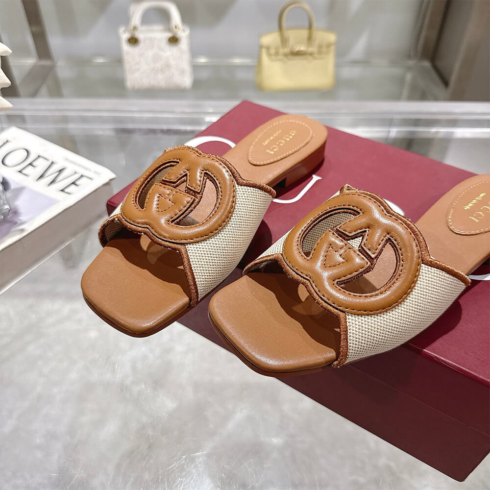 GUCCI Women s Interlocking G slide sandal