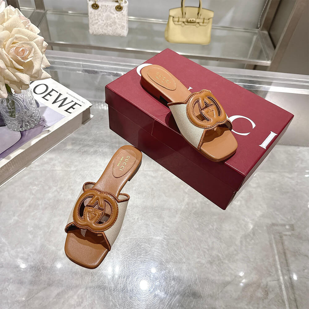 GUCCI Women s Interlocking G slide sandal