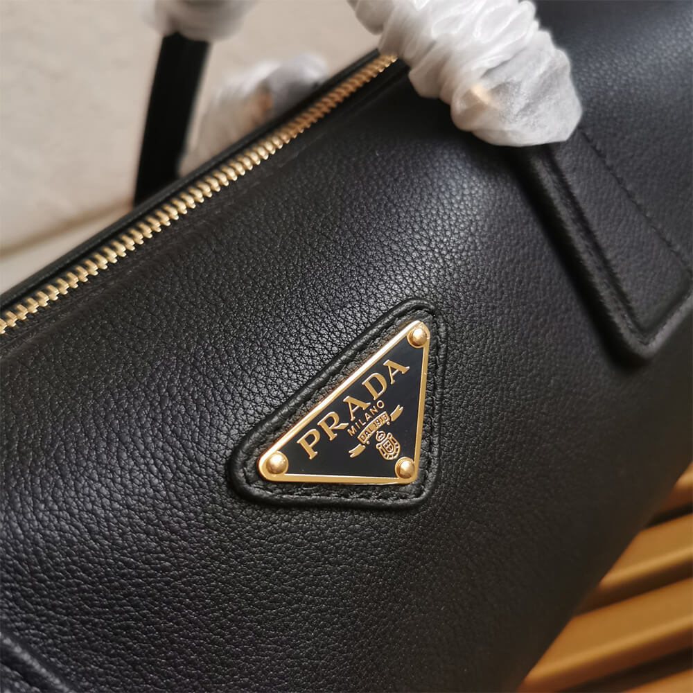 Prada Medium leather top-handle bag with padlock(high-end grade)