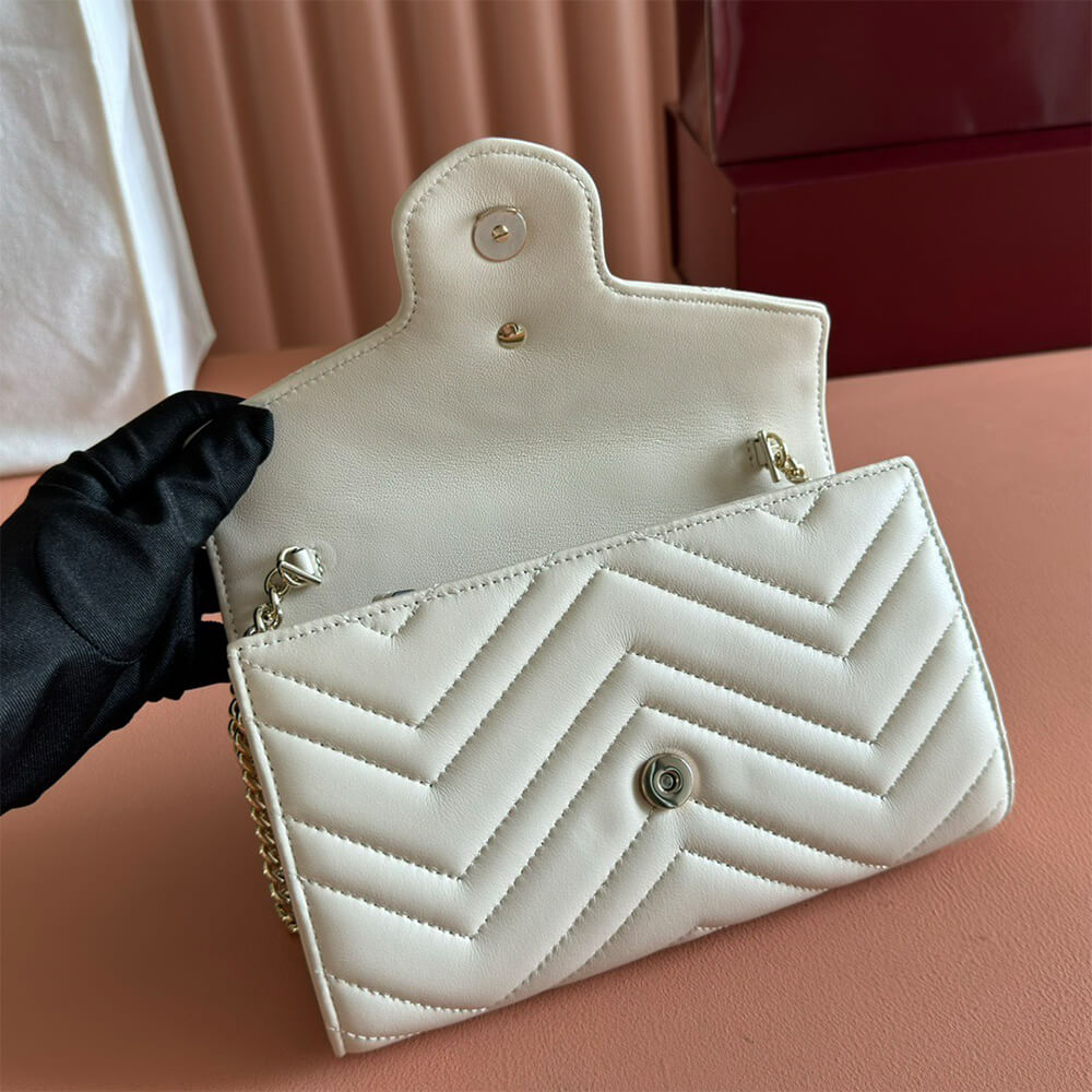 GG Marmont wallet on chain