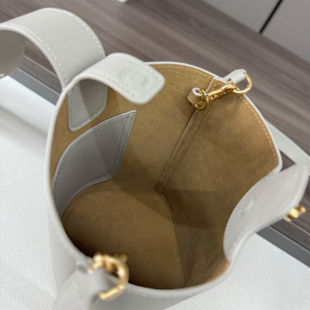 LOEWE Mini Pebble bucket in smooth calfskin(high-end grade)