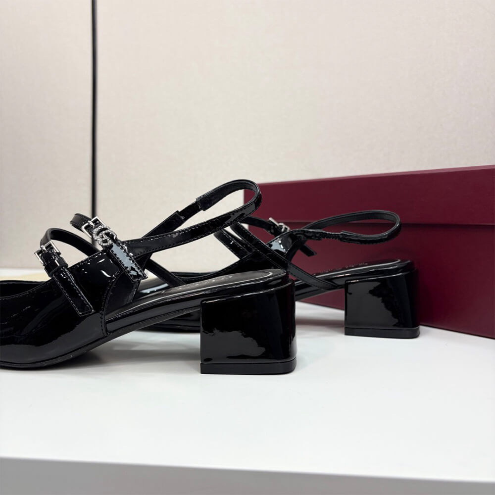 Gucci Women s pump with Double G