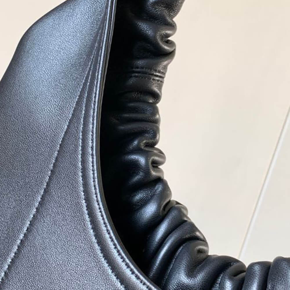 Loewe Medium Squeeze bag in nappa lambskin