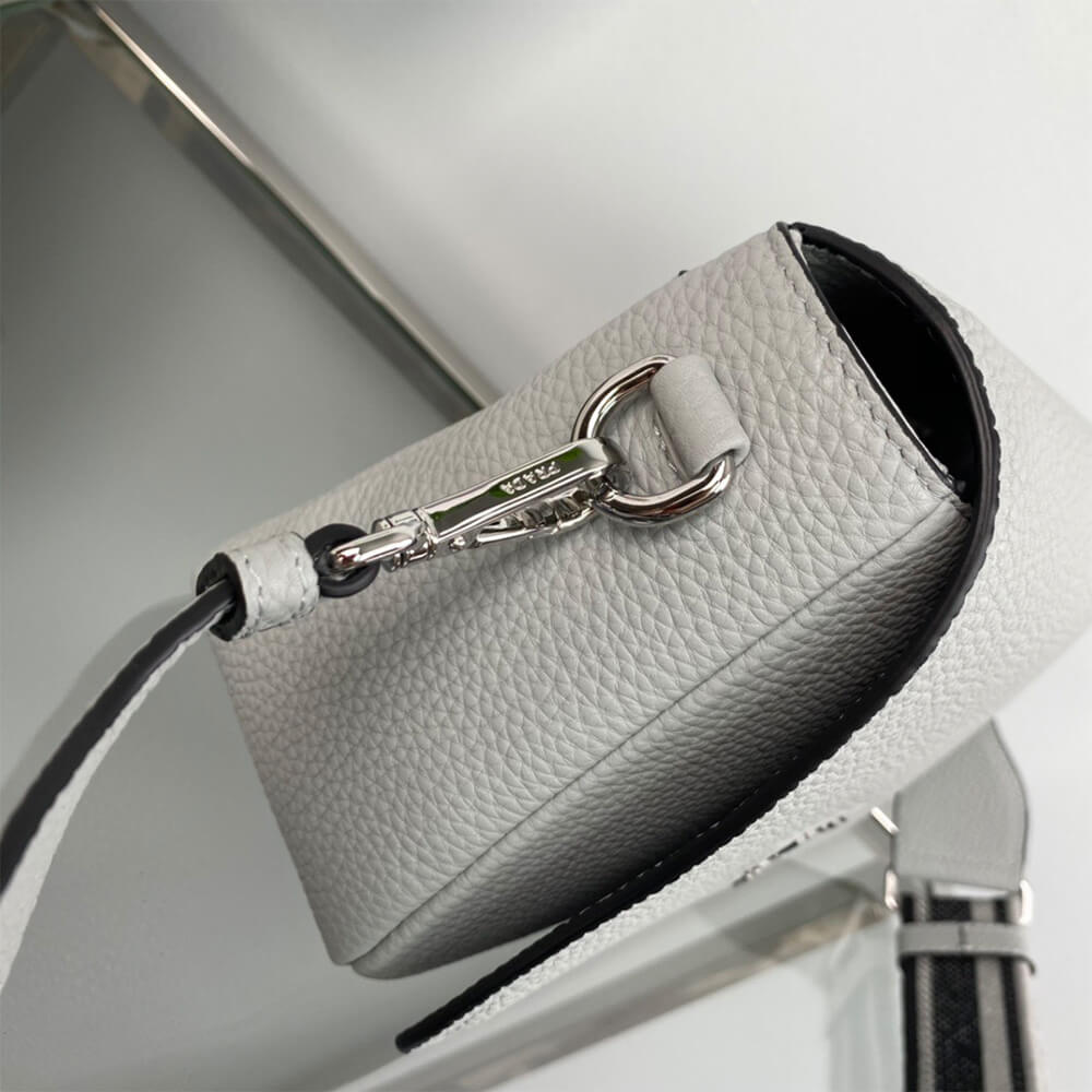 Prada Leather shoulder bag(high-end grade)
