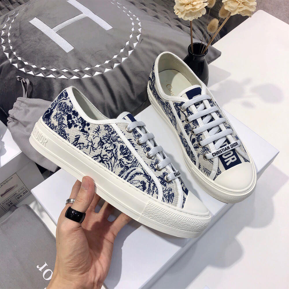 WALK N DIOR SNEAKER