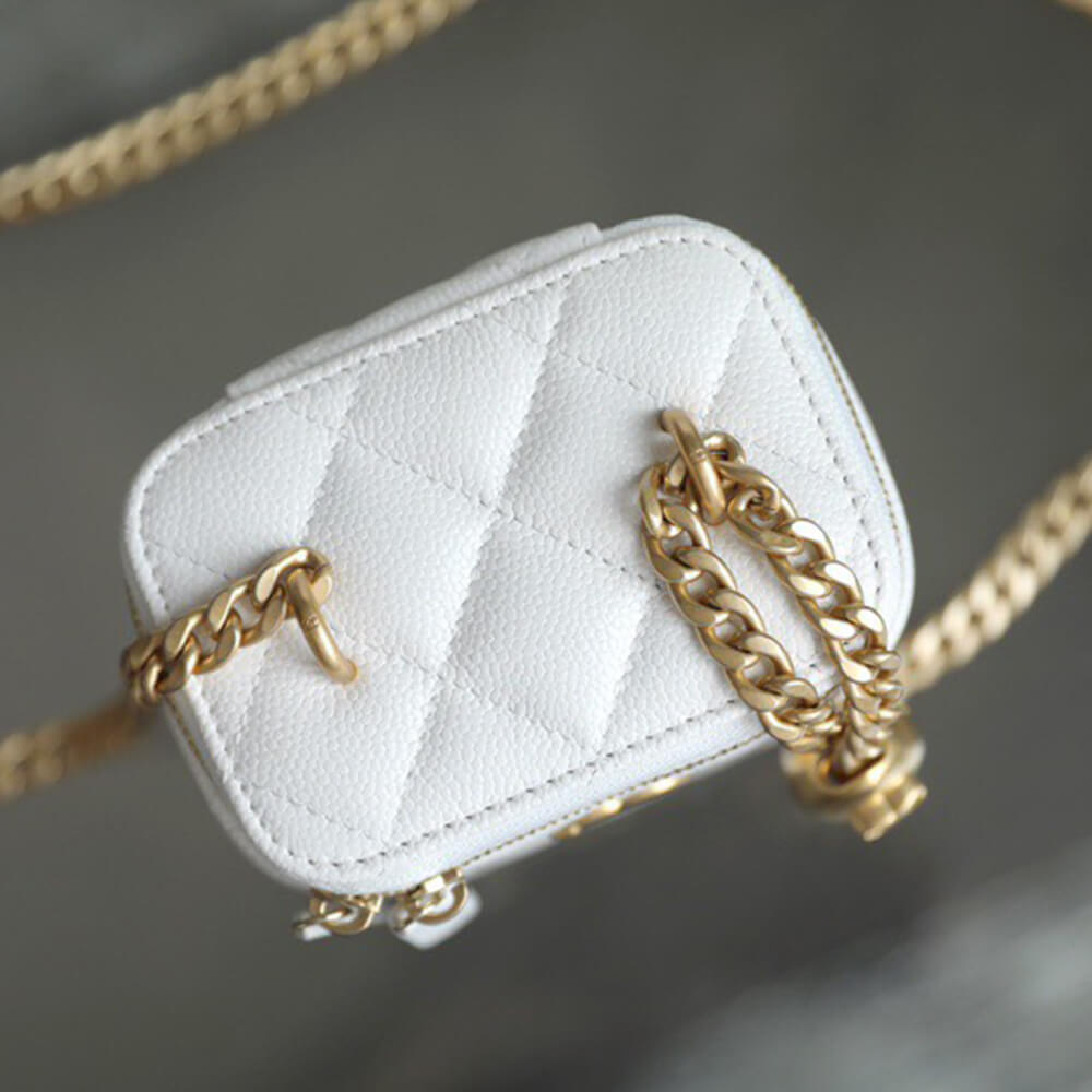 CHANEL Quilted Heart Crush Mini Vanity with Chain(high-end grade)