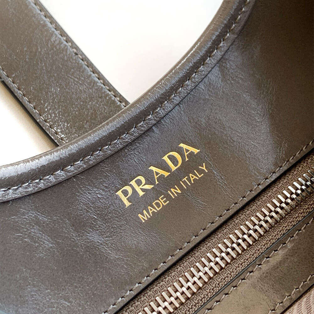 Prada Medium leather tote bag(high-end grade)