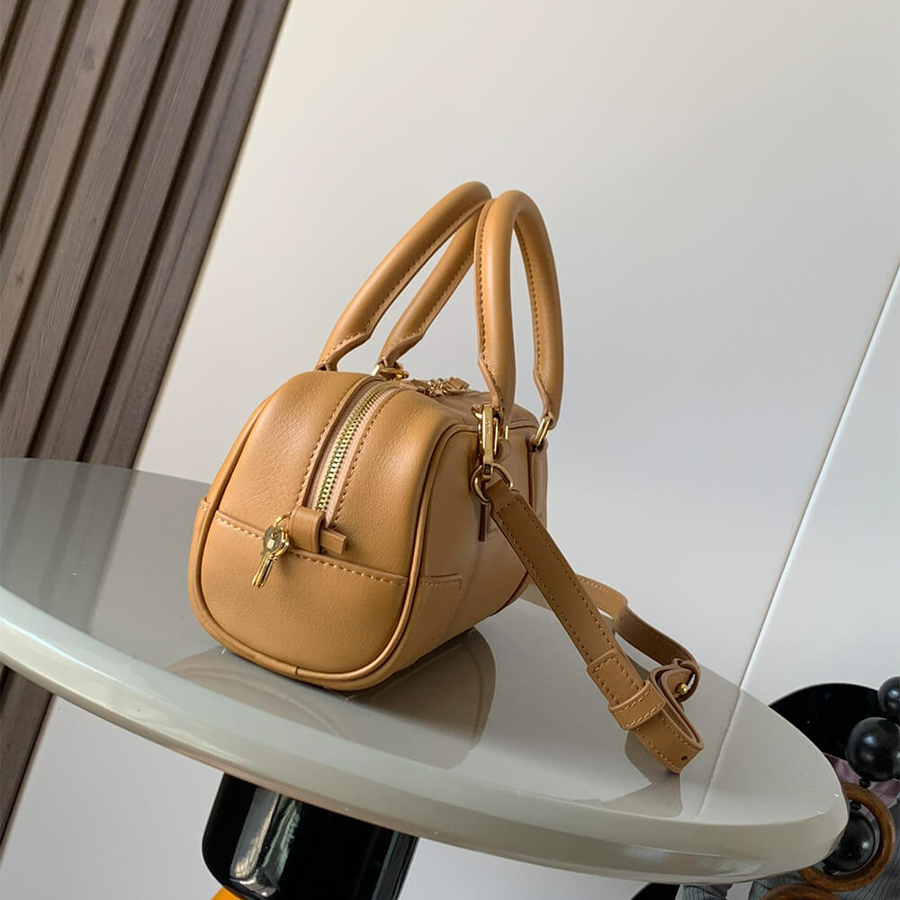 LOEWE Amazona 23 Cropped bag in nappa calfskin(HIGH-END GRADE)